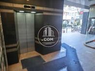 エレベーターは一基