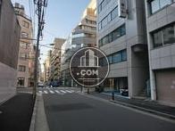 物件前の新大橋通り方向