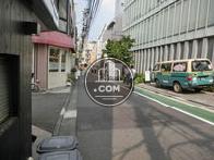 この先を行くと赤坂サカスに出ます