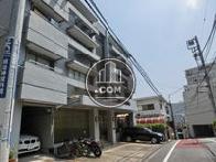 信濃町駅からほぼ一本の道なので案内はしやすいです