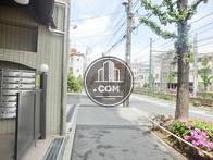 線路沿いの通り
