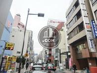 前面道路にはコインパーキングがあります