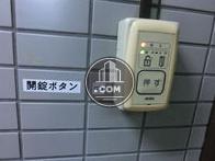 エントランス扉の開錠ボタンです