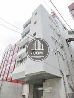 歩道から見上げた様子
