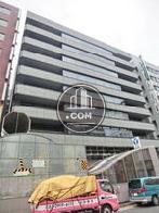 正面から見て左右にバルコニーがあります