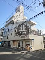 角度によって外観が違って見えるデザインです