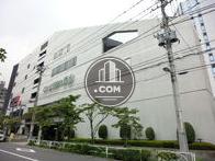 ワイドに広い建物