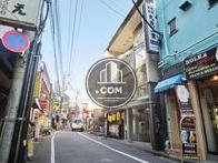 様々な店舗が立ち並ぶ環境