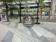2階玄関から前の通りを見た光景