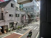階段踊り場からの眺望です