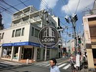 東側道路風景です
