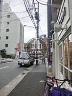 入口を出て右の様子