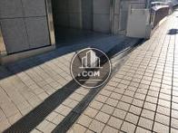 ペデストリアンデッキ直通の入口（2階）