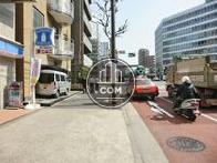 玄関前は車寄せも可能ですね