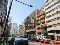 まっすぐ行くと日比谷通りです