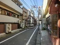 真っ直ぐ進むと山手通りです