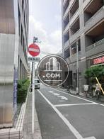 側面の通りは静かです