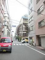 奥行きの感じられる通り