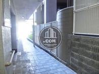 開放的です