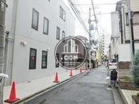 新大久保駅方面
