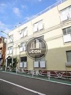 黄色を基調としたアパートタイプ