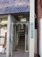 物件の正面玄関です