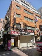 レンガ造りのマンションタイプの建物です