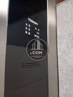 エレベーター９名乗り