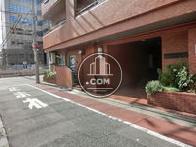 玄関側の静かな通り