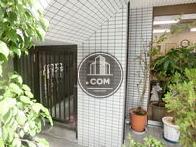 玄関横に専用ポストがあります