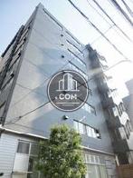 窓の配された側面