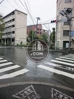 交差点そばです