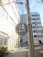 側道奥からの見え方