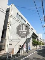 背面奥からの外観