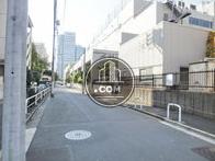 背面通りの様子