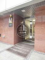 正面玄関口回りの造りです