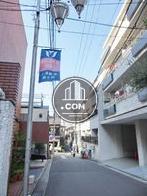上原銀座商店街沿い