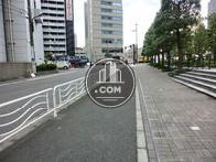 歩道も幅が広いです