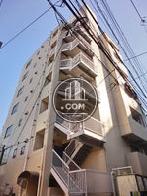 外階段側を見上げた光景です