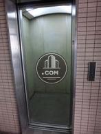 エレベーター内部です