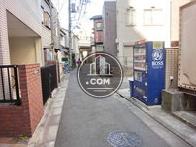 ビル裏側は大変静かな環境です