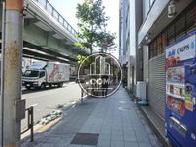 第一京浜が前面に走っています