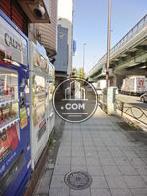 ビル前の歩道です