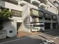 正面玄関前