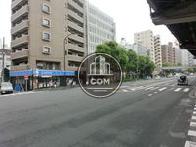 目白通りに面した建物です