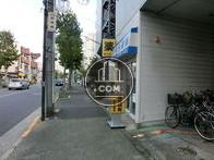 ビル前の新青梅街道