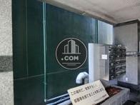 建物と隣接する部分は吹抜けです