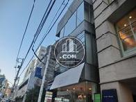 ビルが立ち並びます