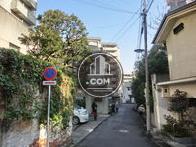 路地の突きあたりが物件です