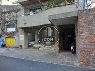 貸室と柱の間がエントランスです